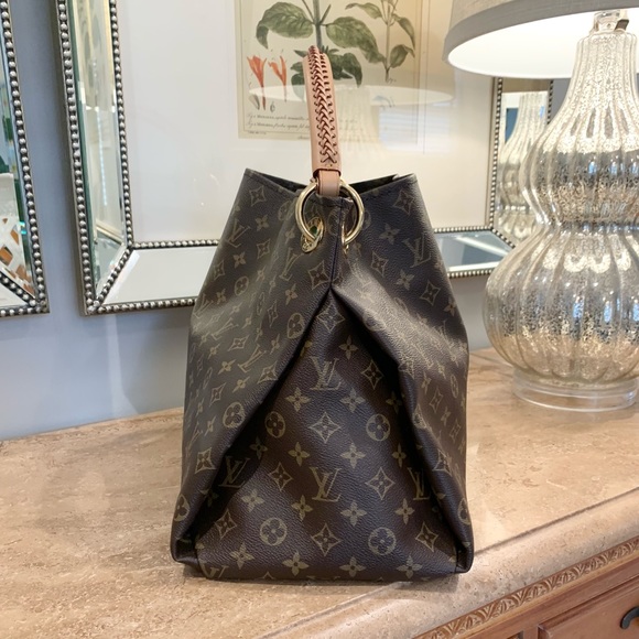 Authentic Louis Vuitton Artsy MM Handbag - Picture 12 of 17